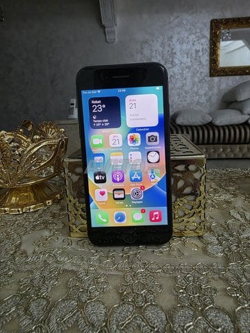 iphone 8 officiel 64GB jamais ouvert