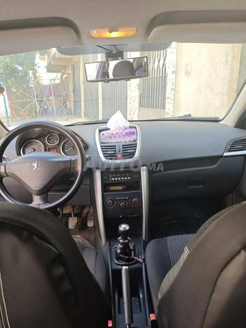 Peugeot 207 en bon état  - 2