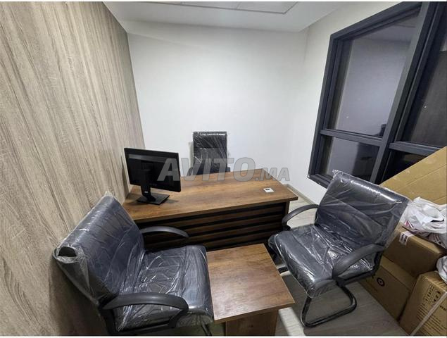 equipment des bureaux et bureau multipostés  
