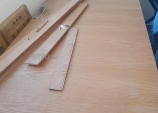 باب خشبي رئيسي 