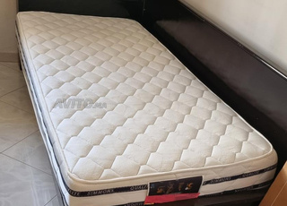   Vend lit en bon état