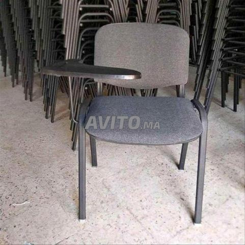 Chaise avec écritoire amovible - 2