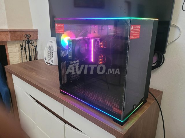 ordinateur complet avec clavier et souris