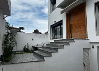 Vente d’une villa bandée MODERNE de 220m² -SAKNIA