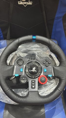  Logitech G29 et Driving Force Shifter