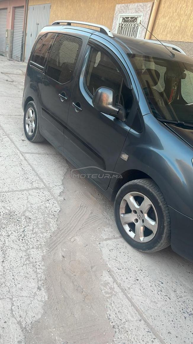   الله ما يسر لي مهتم مرحبا سيارة باقا نقية     