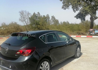 سيارة للببع opel astra 2014 