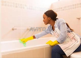 امرأة تنظيف أفريقية في طنجة