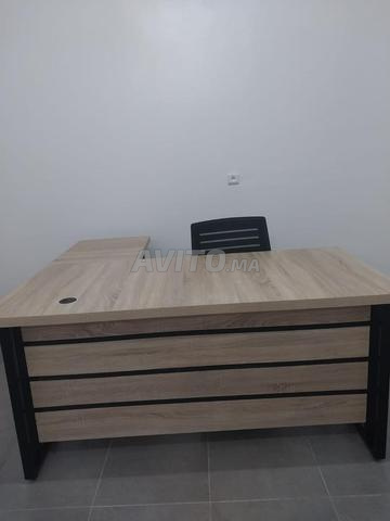 Bureau - tiroir - fauteuil ergonomique à roulettes - 2