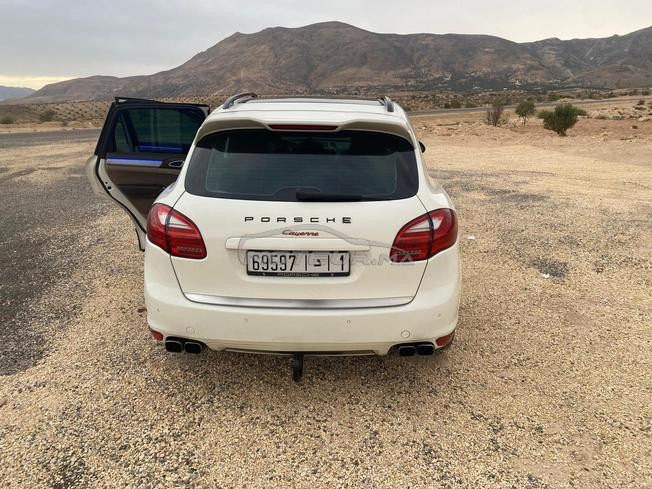 Porsche Cayenne 2011 V6 diesel diwana 2012
