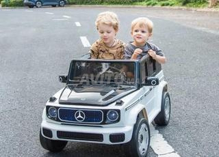 سيارة الأطفال 