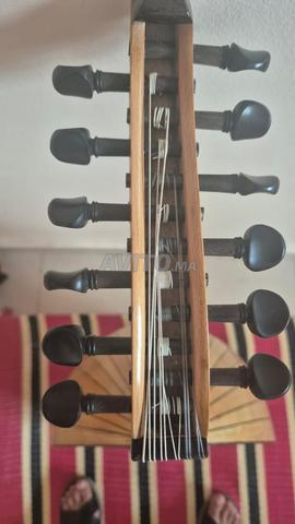 Oud de bonne qualité et avec son agréable