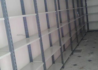 rayonnage léger en métallique avec 5 tablettes