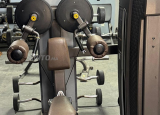 Matériel de musculation professionnel à vendre