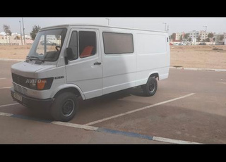 سيارة في حالة جيدة 