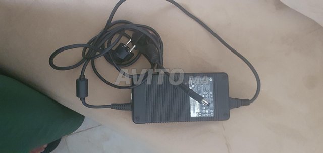 Chargeur hp 230w 11.8A