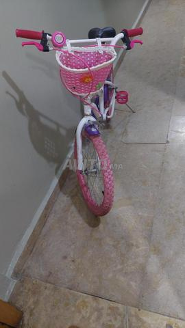 vélo de bonne qualiteq rarement utilise - 2