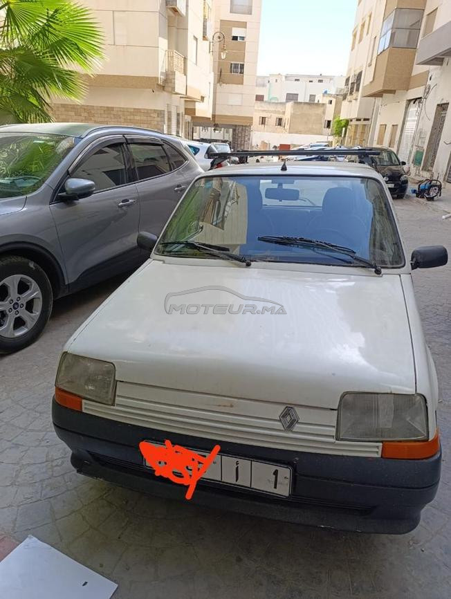 سيارة للبيع في حالة جيدة 
