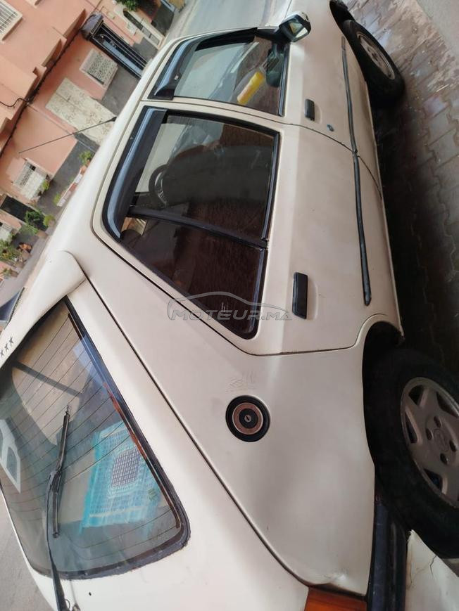 سيارة بيجو 205