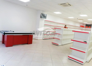 رفوف متجر متينة ومرنة