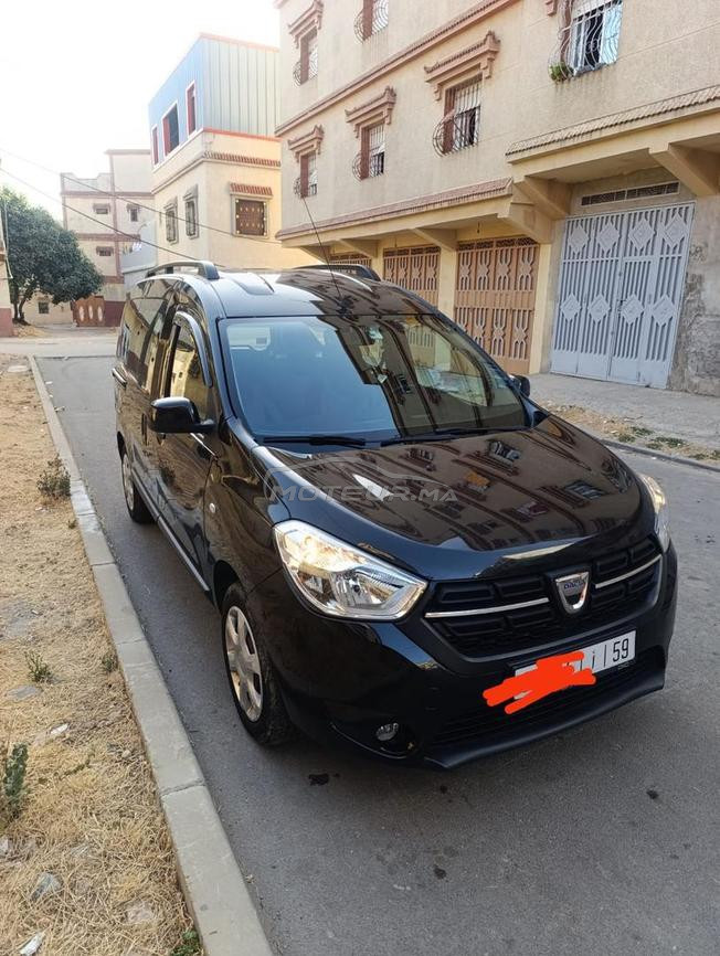 Voiture d'occasion à vendre.