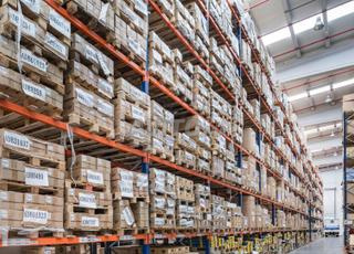 أرفف ثقيلة ومتوسطة الثقل للتخزين