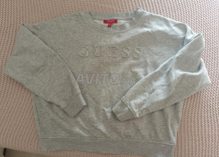pull Guess gris