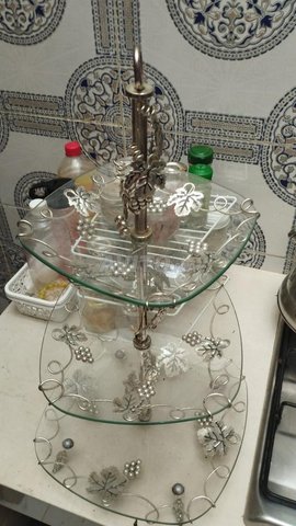 Présentoir 3 étages en verre DE POLYVESEL 