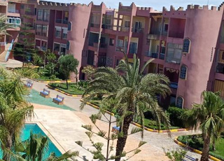 Appartement à louer 100 m² à Sahara Beach piscine