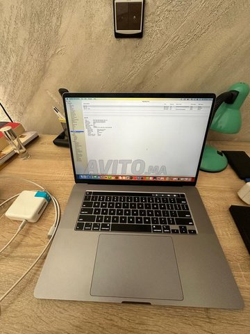 MacBook Pro i9 – 64Go – 1To – 73 cycles