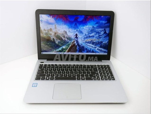 Asus i5 6ème Ram 8 Disc SSDD batterie 4h écran 