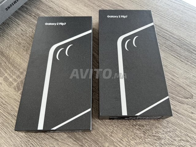 NEUF SAMSUNG GALAXY Z FLIP 7  256GB / ANDI MA7AL