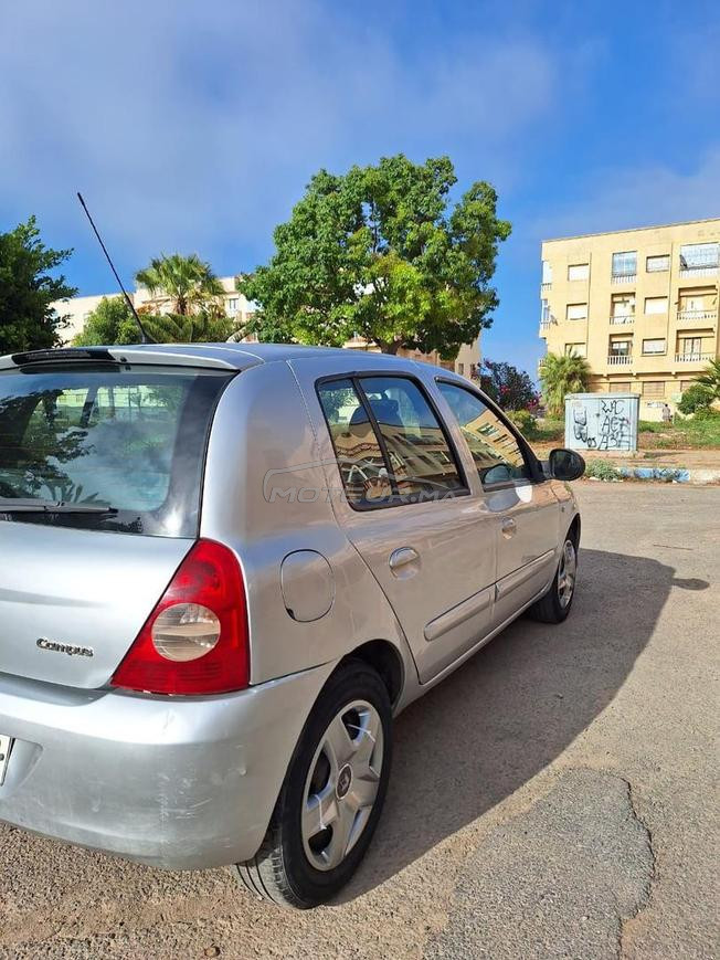 Renault clio2 essence 2012