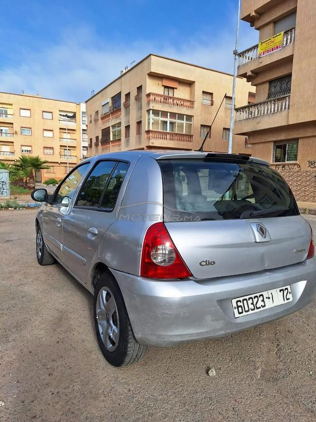 Renault clio2 essence 2012