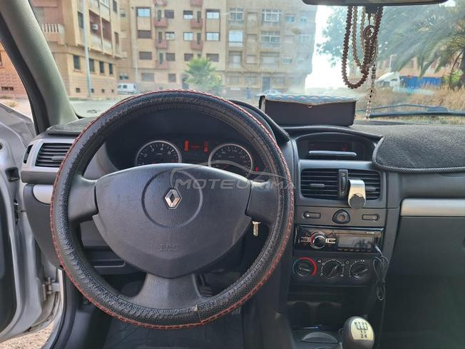 Renault clio2 essence 2012
