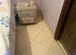 بيت. نعاس.  كامل 