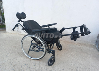 fauteuil roulant confor كرسي متحرك مريح 