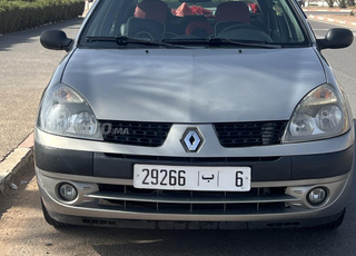 Renault Clio Essence Manuelle 2005 à Agadir