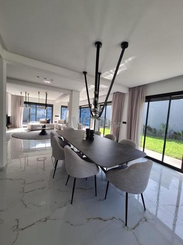 VILLA MEUBLÉ JAMAIS HABITÉ À LOUER À AIN DIAB 