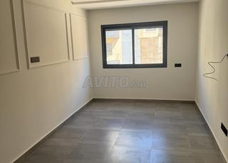 شقة جديدة عالية الجودة