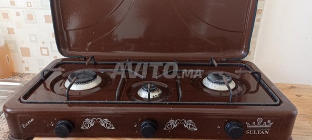 Réchaud à gaz 3 fourneaux en très bon état 