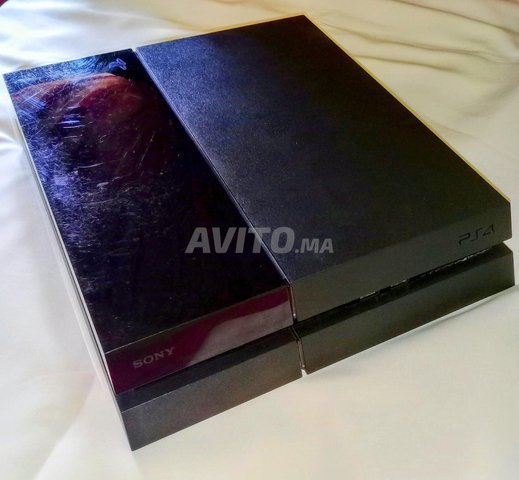 PLAYSTATION 4 