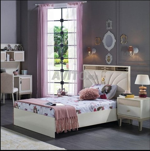 Chambre à coucher en état neuf 160*200