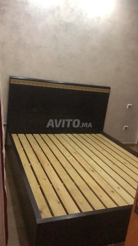 Lit avec matelas et 2 chevets en bois de chêne 