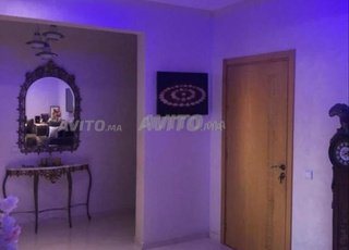 شقة بالطابق الاول باقامة ممتازة بسلا