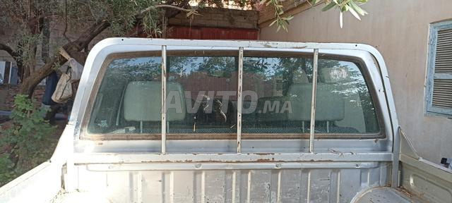 pick up nissan pour pieces 5 portes - 2