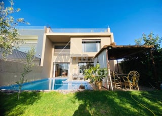 Magnifique villa piscine sur résidence golfique