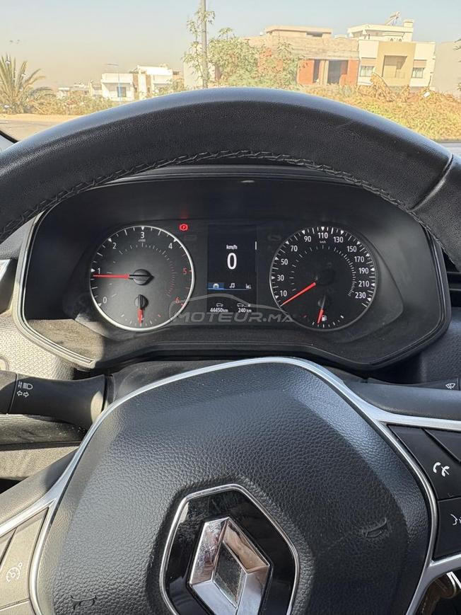 Clio 5 noire neuve 