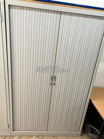 Armoire métallique haute a deux portes coulisse