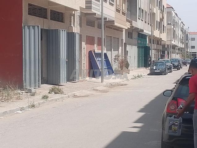 محل تجاري أو دكان للبيع - 2